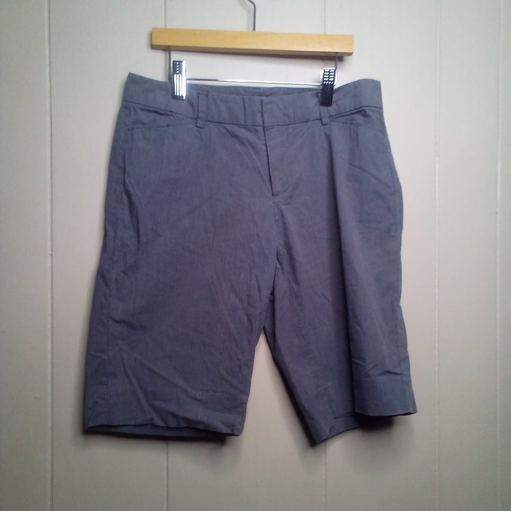 Gap Factory Shorts 1 Bermuda Stretch Pinstripe Gray